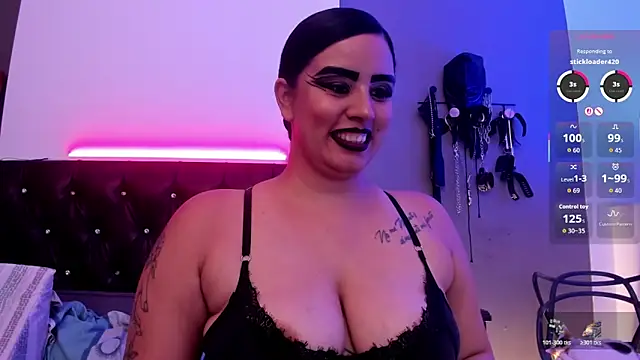 MariaGaitan online show from November 16, 2025, 7:08 pm