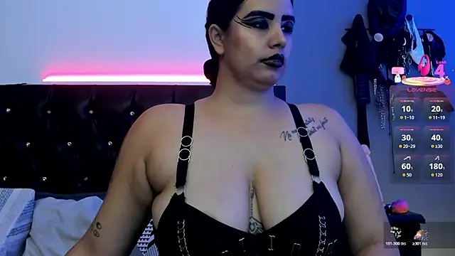 MariaGaitan online show from November 24, 2025, 7:02 pm