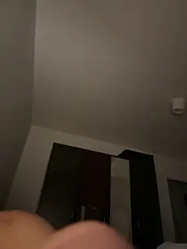 Tomhot3869 online show from October 15, 2025, 7:47 pm