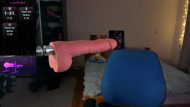 Cherry  Girl online show from November 3, 2025, 4:41 pm