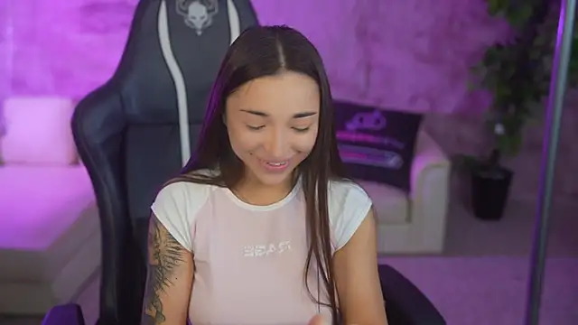 Jasmine Flow online show from October 25, 2025, 7:38 am