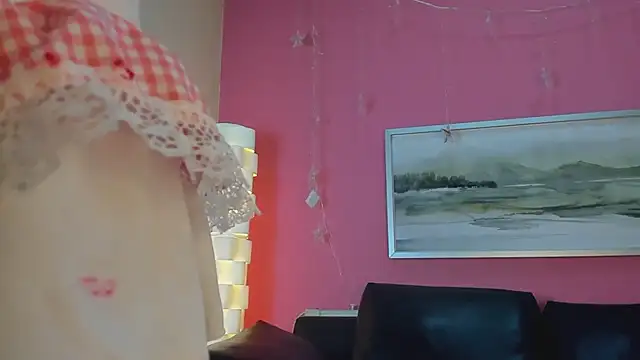 Snapshot of Tiffanysurez_ chatting on February 8, 2025, 7:05 pm Tiffanysurez online show from February 8, 2025, 7:05 pm