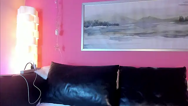 Snapshot of Tiffanysurez_ chatting on December 2, 2025, 9:54 pm Tiffanysurez online show from December 2, 2025, 9:54 pm