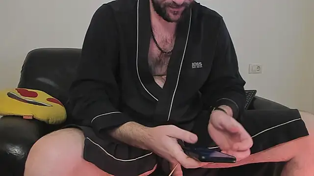 Snapshot of KingMalcom chatting on February 16, 2026, 9:27 am KingMalcom online show from February 16, 2026, 9:27 am