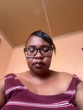 Snapshot of ZOQULUx chatting on December 2, 2024, 11:34 am ZOQULUx online show from December 2, 2024, 11:34 am