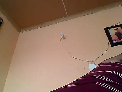 Snapshot of ZOQULUx chatting on January 9, 2025, 4:28 pm ZOQULUx online show from January 9, 2025, 4:28 pm