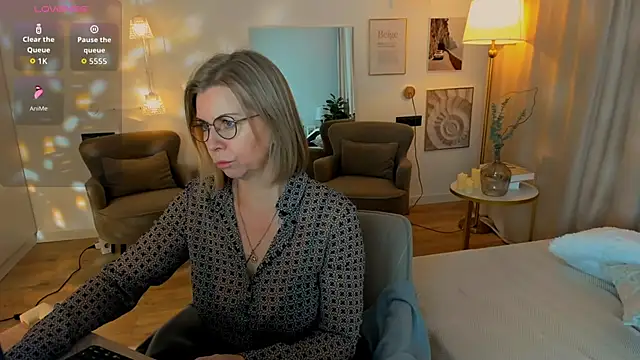 Annie Light online show from February 24, 2026, 6:22 am