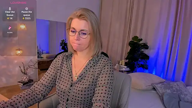 Annie Light online show from March 28, 2026, 8:36 am