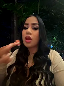 Luisa Fernandaa online show from October 18, 2025, 2:14 am