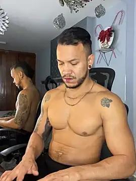 ARON TAYLER01 online show from December 12, 2024, 12:44 pm