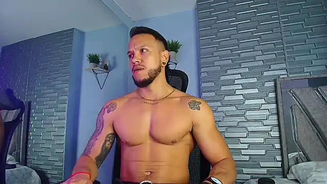 ARON TAYLER01 online show from February 11, 2026, 10:31 am