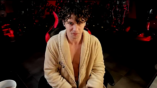 dirty-boss online show from December 14, 2025, 6:41 am