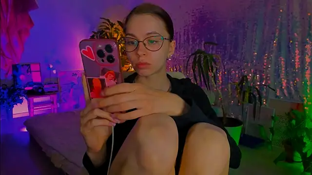 poli   online show from April 5, 2026, 5:21 pm