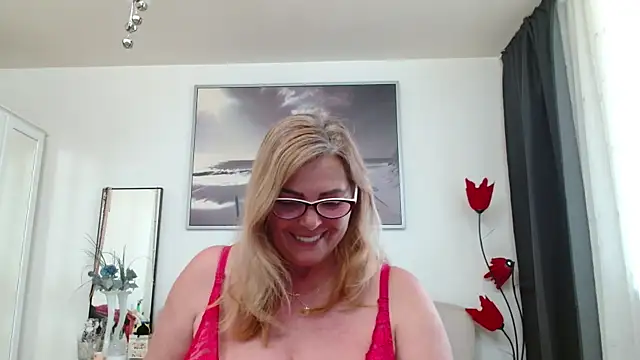 YulliaMilf online show from April 13, 2026, 9:37 am