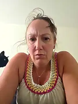 Snapshot of Wisie_Cutie chatting on June 4, 2026, 3:29 pm Wisie Cutie online show from June 4, 2026, 3:29 pm