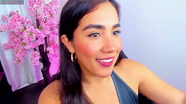 KAROLIVONNE online show from July 2, 2026, 4:57 pm