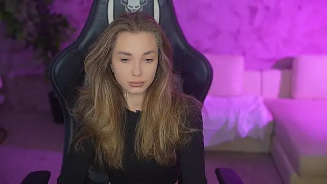 Kisasolo online show from October 3, 2025, 7:00 pm