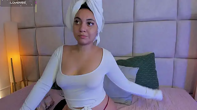 Sooffii 1 online show from December 16, 2025, 2:16 am