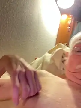 Steffibi1954 online show from December 14, 2025, 2:39 am