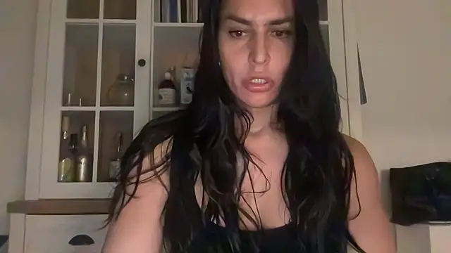 Snapshot of GGmoon81 chatting on January 19, 2025, 10:28 pm GGmoon81 online show from January 19, 2025, 10:28 pm