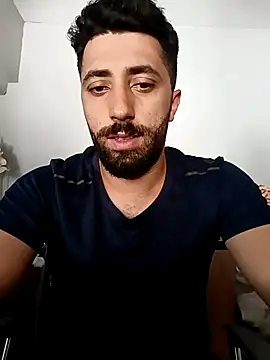 Snapshot of Rakiyy34 chatting on September 18, 2025, 9:33 am Rakiyy34 online show from September 18, 2025, 9:33 am