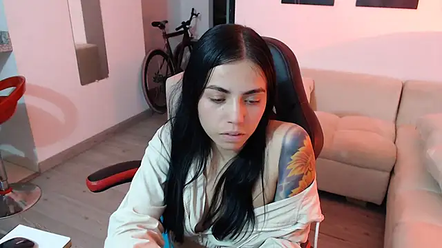 Snapshot of i_am_nina_ chatting on January 8, 2025, 2:25 am i am nina online show from January 8, 2025, 2:25 am