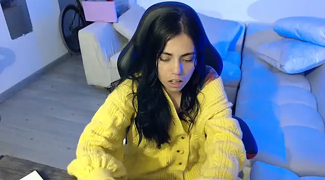 Snapshot of i_am_nina_ chatting on January 11, 2025, 5:41 am i am nina online show from January 11, 2025, 5:41 am