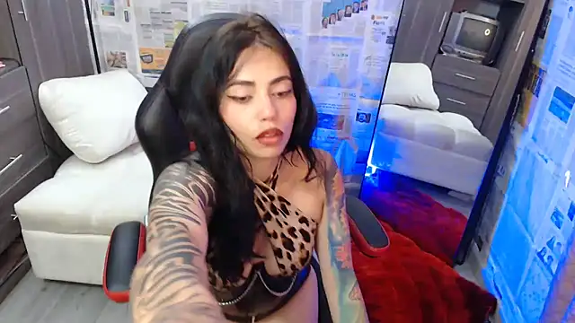 Snapshot of i_am_nina_ chatting on February 17, 2025, 8:58 pm i am nina online show from February 17, 2025, 8:58 pm