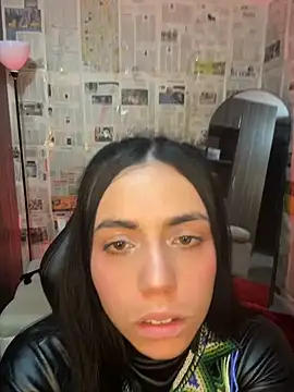 Snapshot of i_am_nina_ chatting on April 21, 2026, 3:35 am i am nina online show from April 21, 2026, 3:35 am