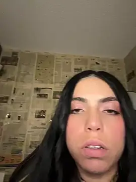 Snapshot of i_am_nina_ chatting on May 5, 2026, 11:13 pm i am nina online show from May 5, 2026, 11:13 pm