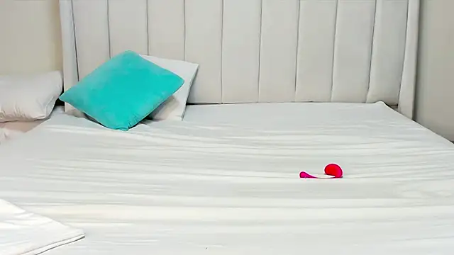 Snapshot of _heavenlysent chatting on February 5, 2026, 3:33 am heavenlysent online show from February 5, 2026, 3:33 am