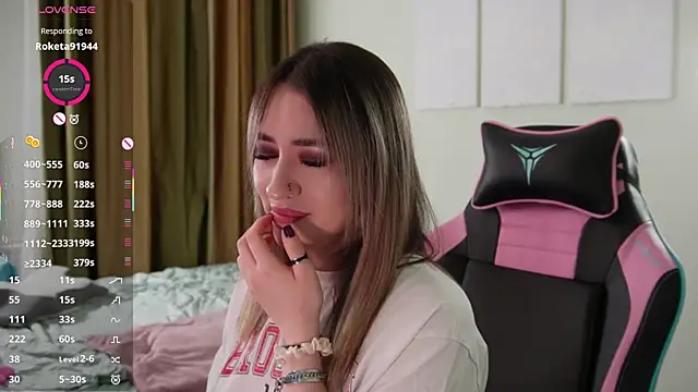 Fiona-Love online show from November 15, 2025, 3:19 pm