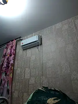 EffectFiona online show from February 22, 2026, 12:01 am