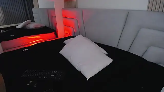 Miss Loise online show from October 25, 2025, 3:47 am