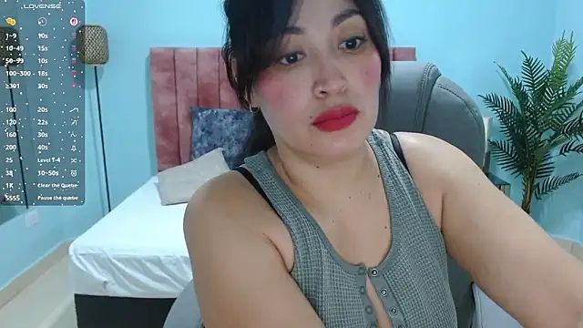 sophia hadid online show from February 3, 2026, 8:03 pm