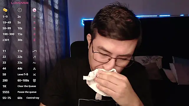 andrewmhilton  online show from November 8, 2025, 9:24 pm