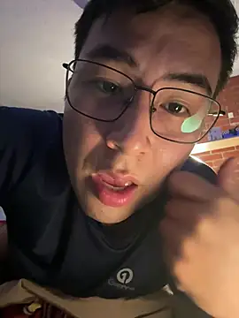 andrewmhilton  online show from February 10, 2026, 7:34 am