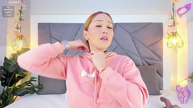 KiarhaTrixie online show from September 10, 2025, 11:21 am