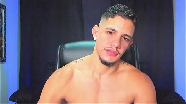 jhonnysnow17 online show from November 13, 2025, 4:28 pm