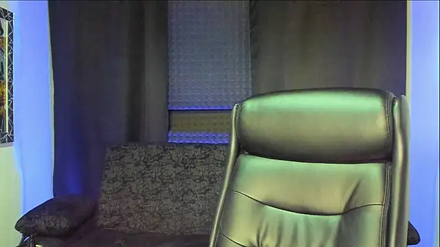 jhonnysnow17 online show from December 2, 2025, 7:09 pm