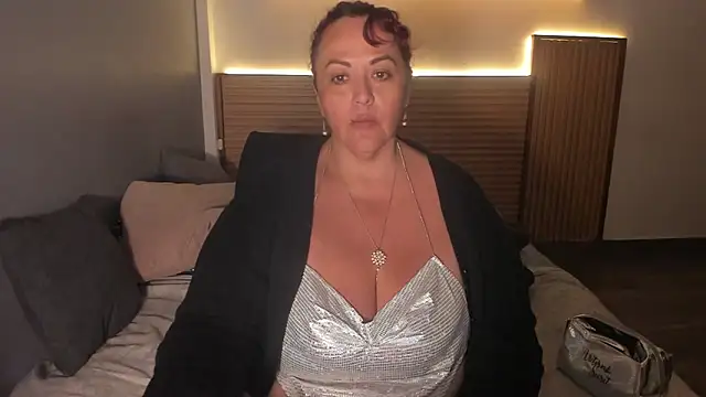 Snapshot of megan_dreamsss chatting on February 6, 2026, 12:04 am megan dreamsss online show from February 6, 2026, 12:04 am