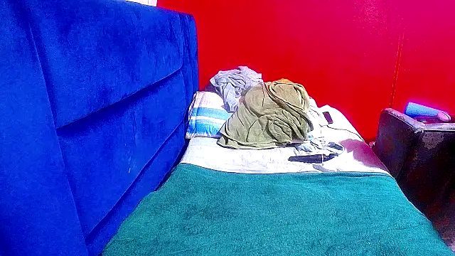 Snapshot of Lelety79 chatting on April 4, 2026, 6:44 am Lelety79 online show from April 4, 2026, 6:44 am