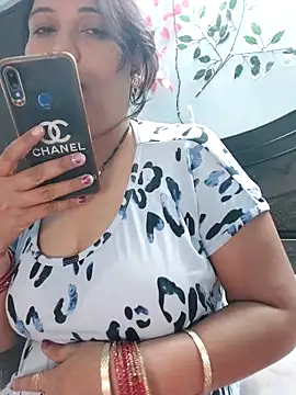 Poojabhabi101 online show from November 6, 2025, 5:36 pm