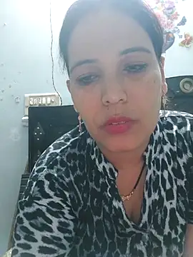 Poojabhabi101 online show from March 29, 2026, 4:40 pm