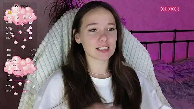 lil luna x online show from December 5, 2025, 5:53 pm