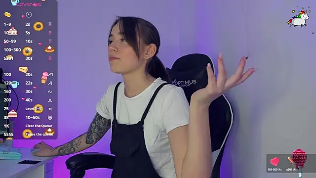  alicerosse2 online show from March 11, 2025, 1:26 am