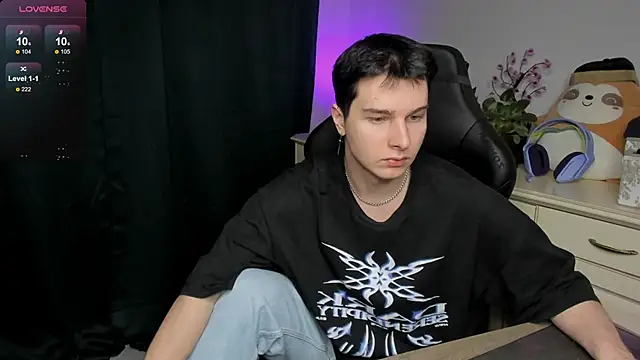 Vincent Strong online show from December 15, 2025, 8:18 am