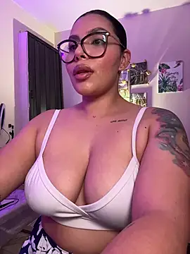 GigiiStone online show from March 30, 2026, 11:28 pm