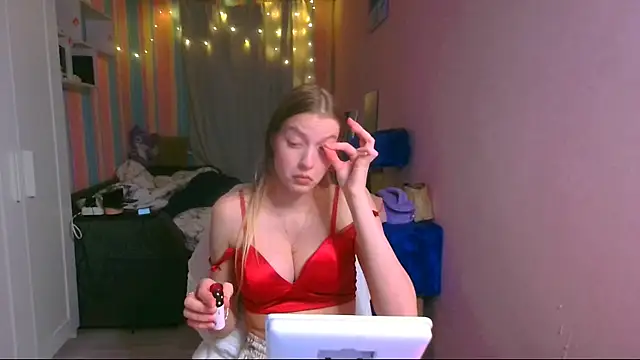   Aphrodita  wow   online show from December 10, 2024, 12:05 pm