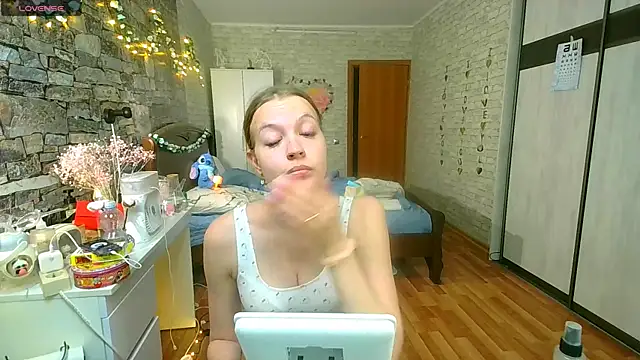   Aphrodita  wow   online show from June 26, 2026, 12:09 pm